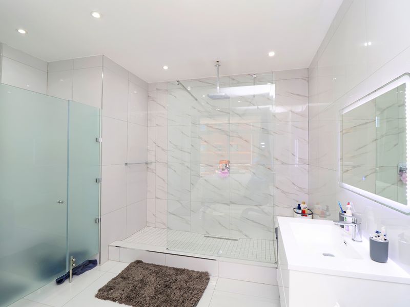 Apartment Rental Monthly In Sandton - Photo 8