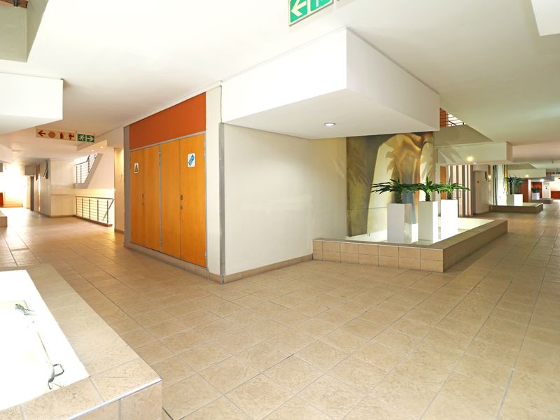 Apartment Rental Monthly In Sandton - Photo 5