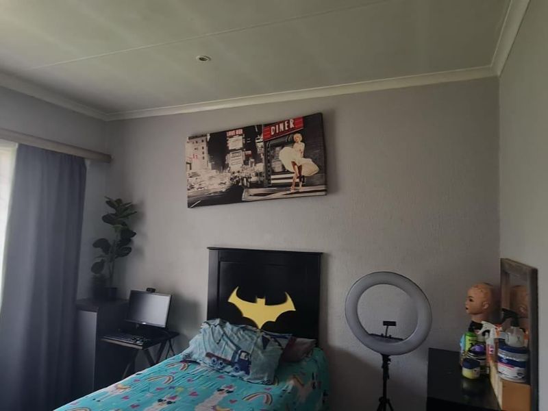 Townhouse For Sale In Germiston - Photo 6
