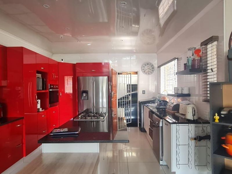 Townhouse For Sale In Germiston - Photo 7