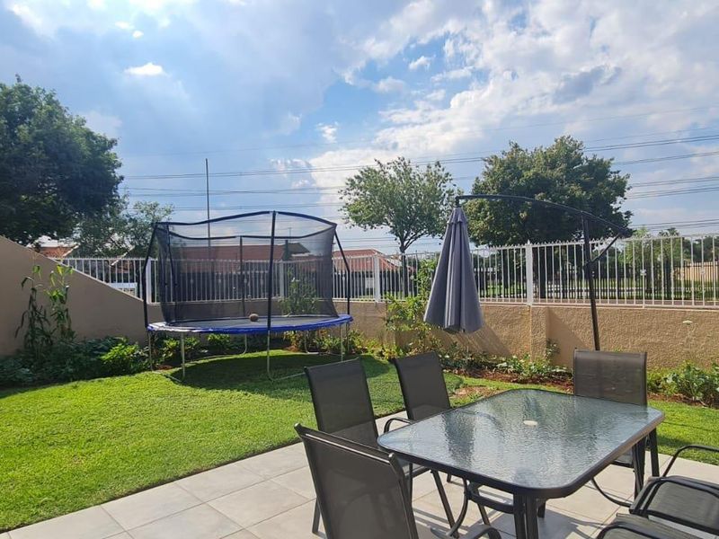 Townhouse For Sale In Germiston - Photo 5