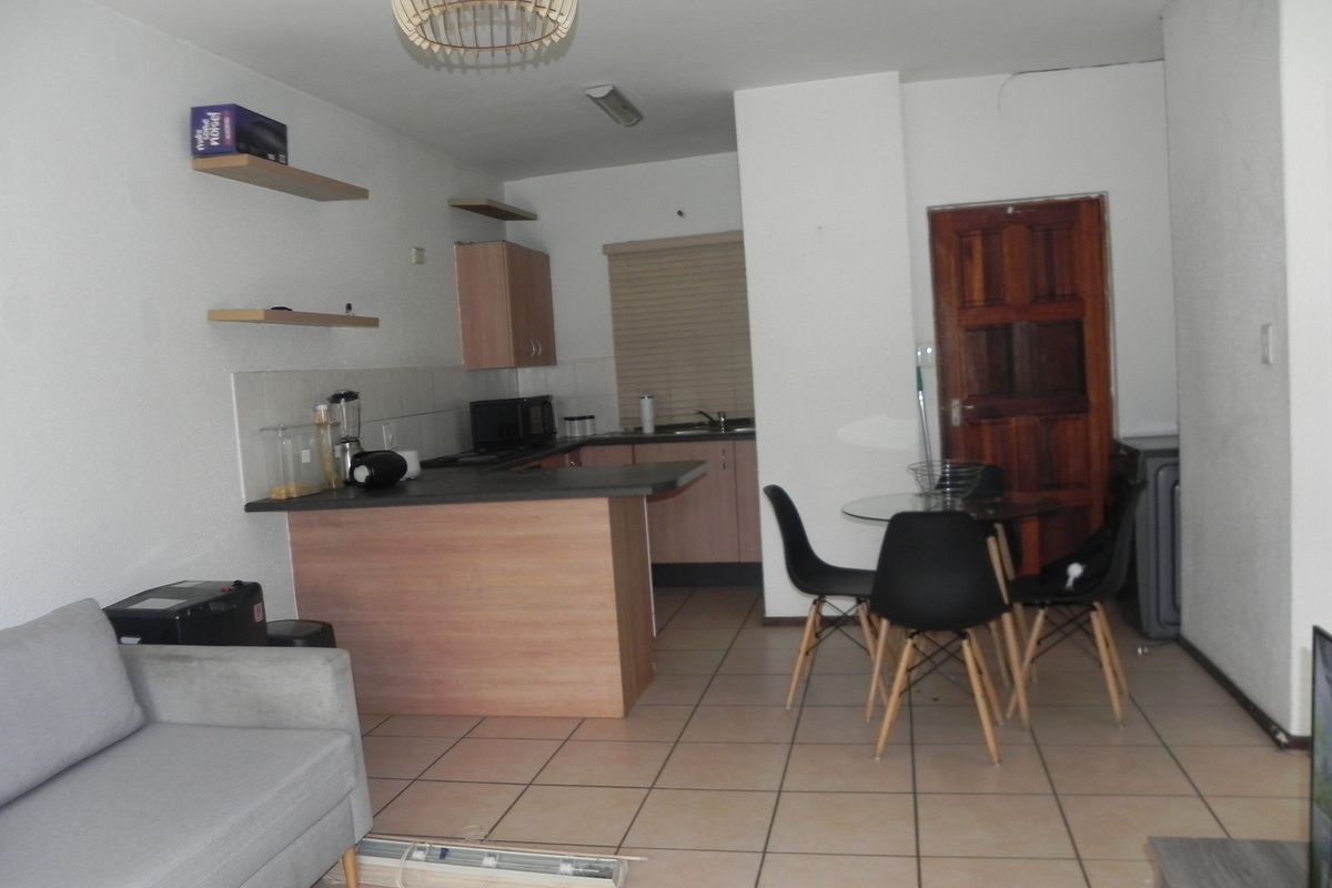 Apartment For Sale In Roodepoort - Photo 4