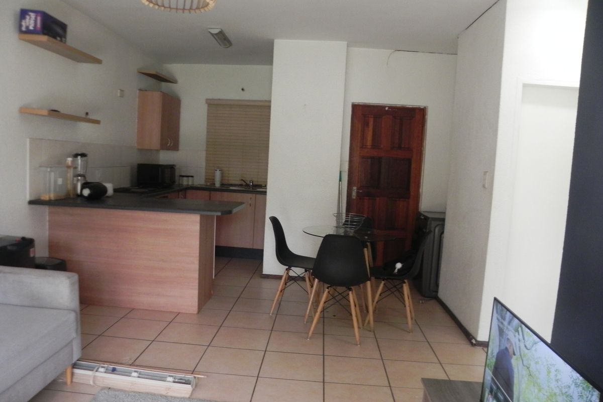 Apartment For Sale In Roodepoort - Photo 5