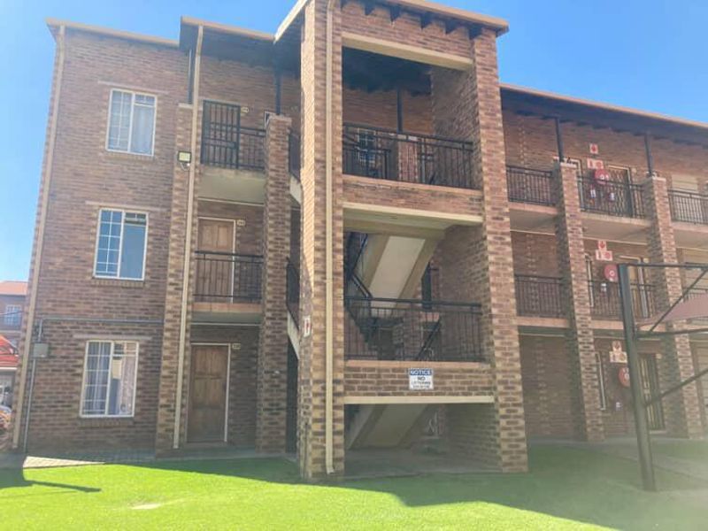 Apartment For Sale In Boksburg - Photo 2