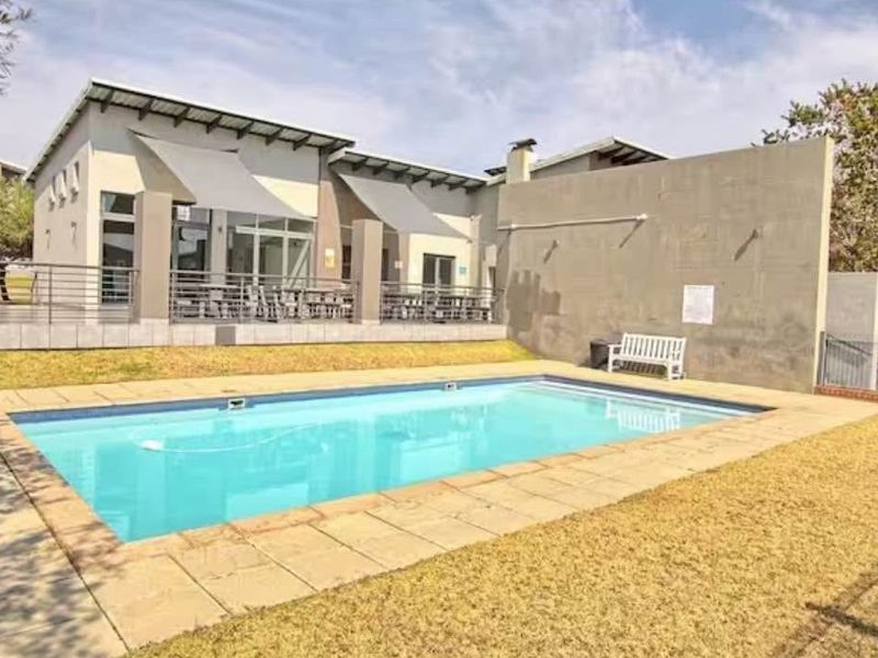 Apartment For Sale In Sandton - Photo 3