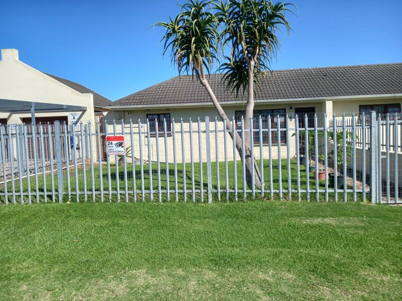 Townhouse For Sale In Port Alfred - Photo 4