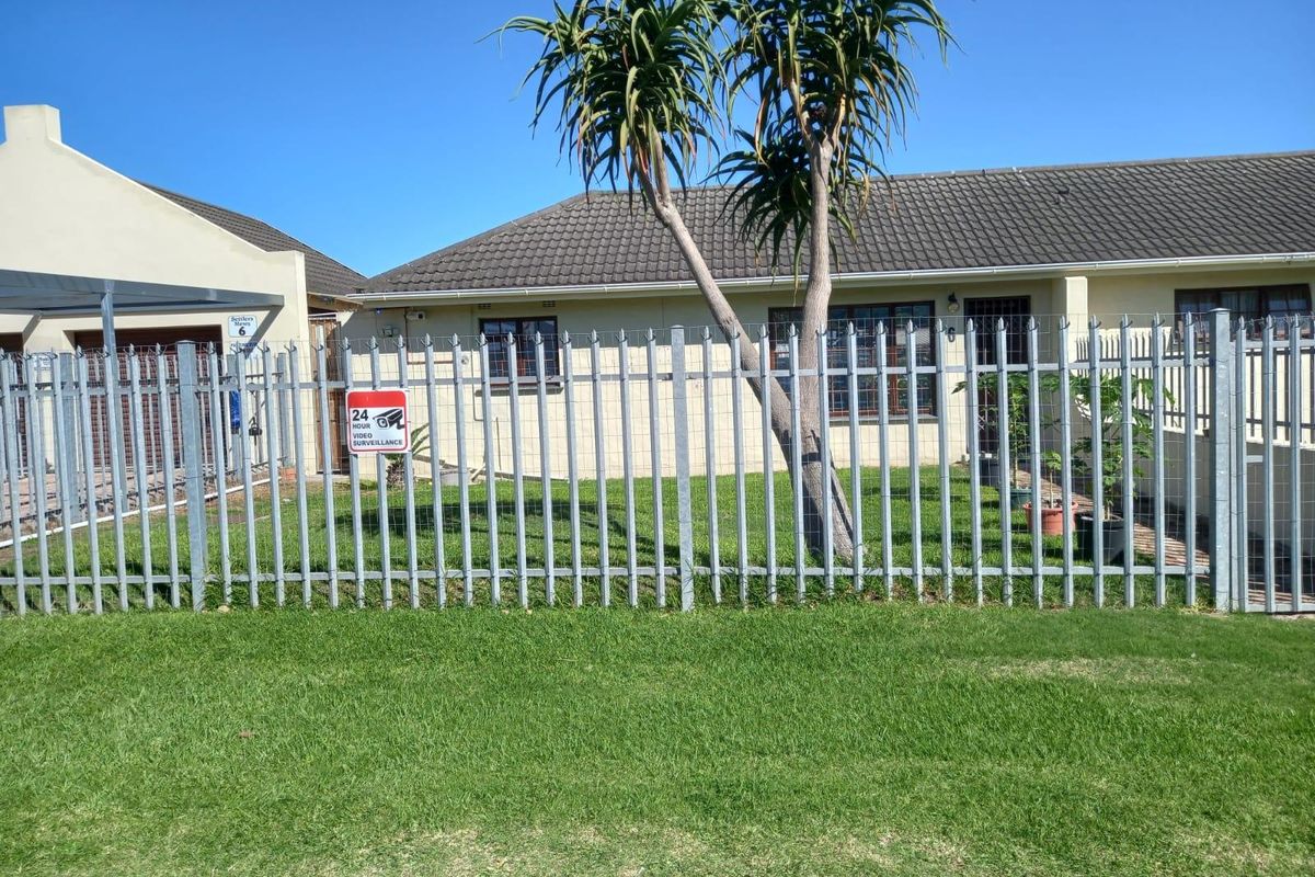 Townhouse For Sale In Port Alfred - Photo 4