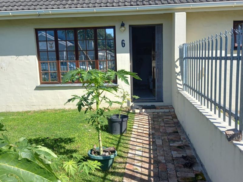Townhouse For Sale In Port Alfred - Photo 2