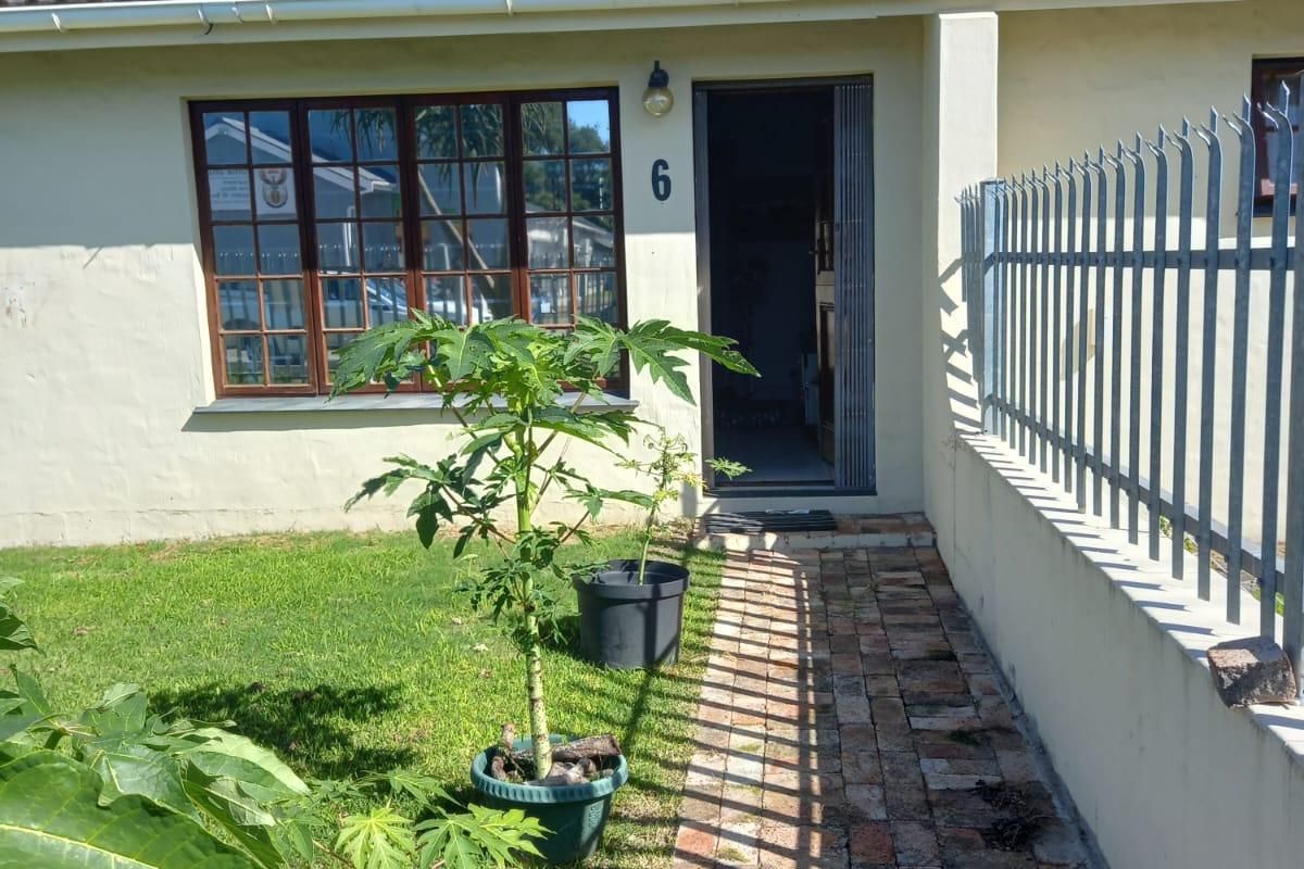 Townhouse For Sale In Port Alfred - Photo 2