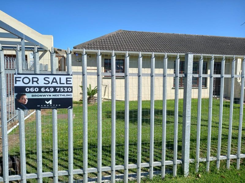 Townhouse For Sale In Port Alfred - Photo 1