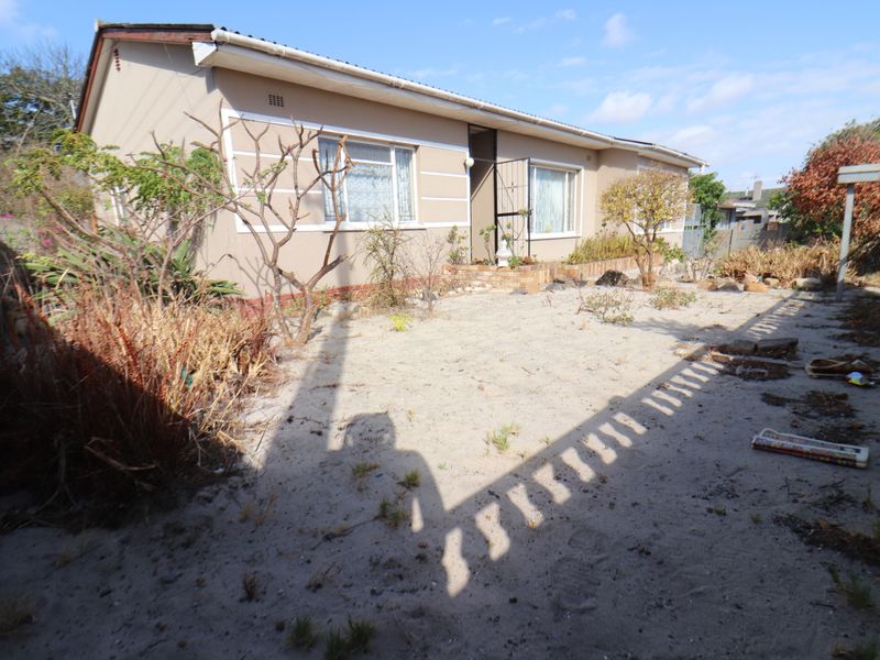 House For Sale In Kuils River - Photo 2