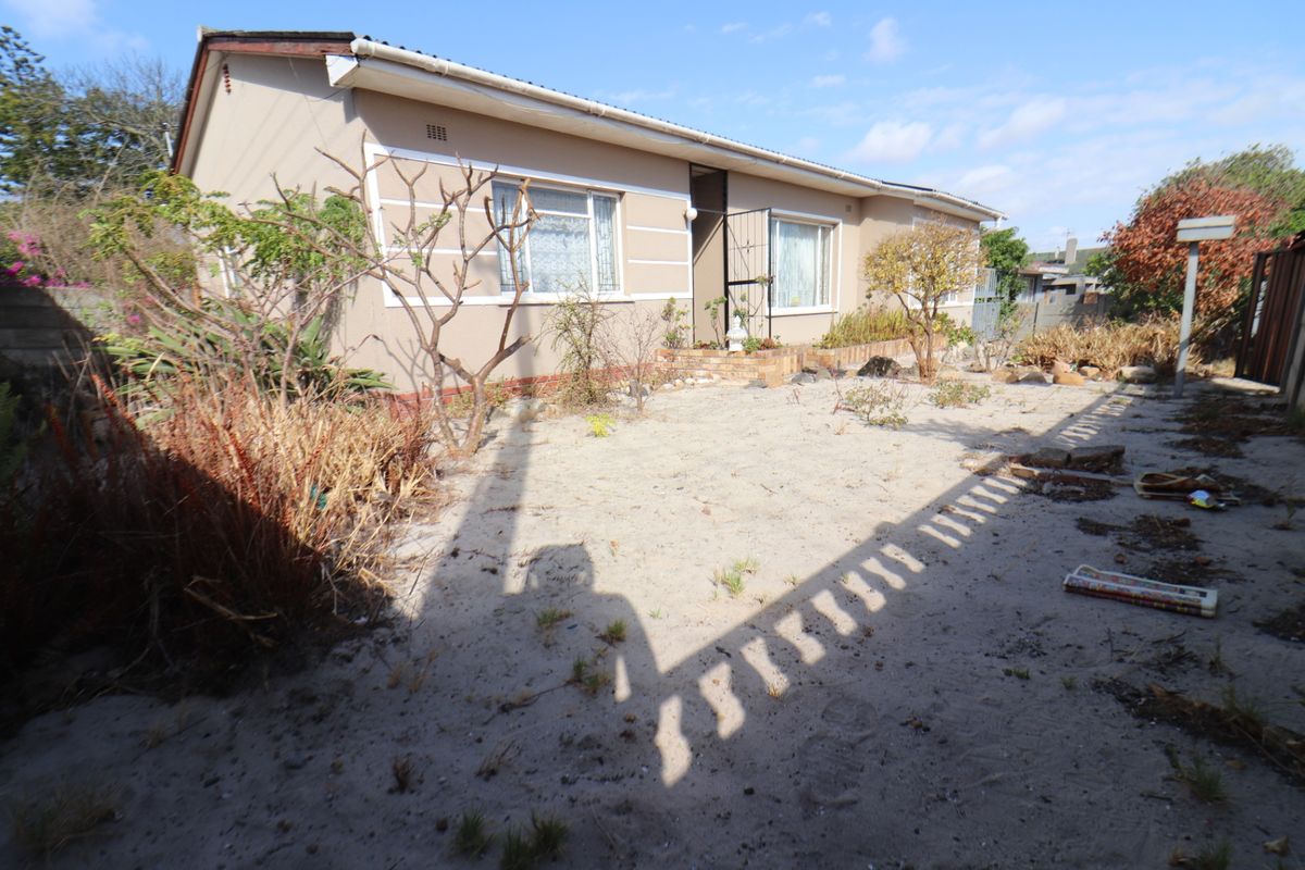 House For Sale In Kuils River - Photo 2