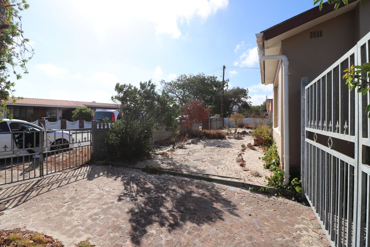 House For Sale In Kuils River - Photo 3