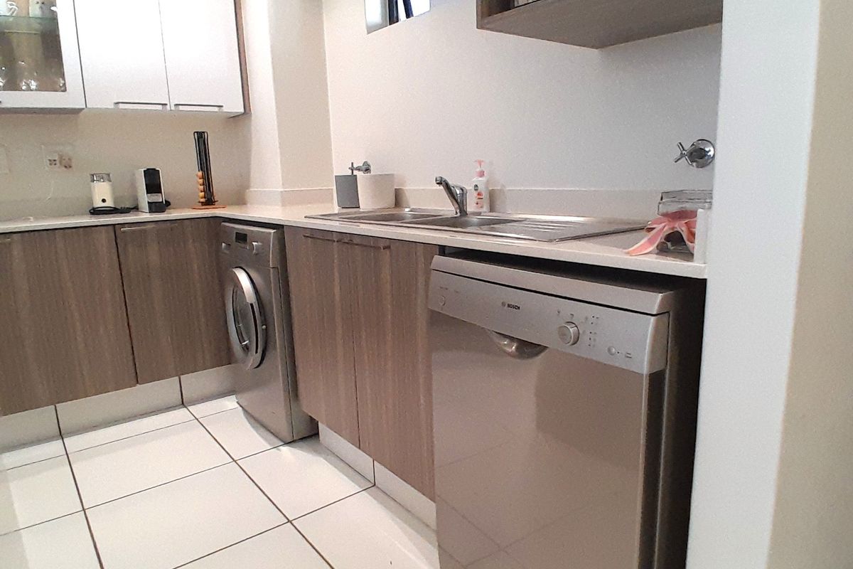 Apartment For Sale In Sandton - Photo 4