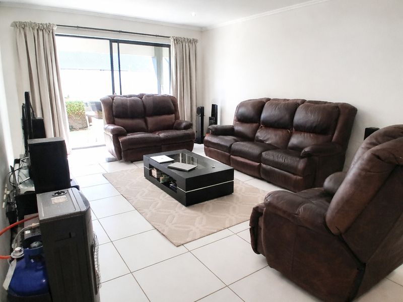 Apartment For Sale In Sandton - Photo 8