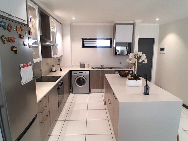 Apartment For Sale In Sandton - Photo 6