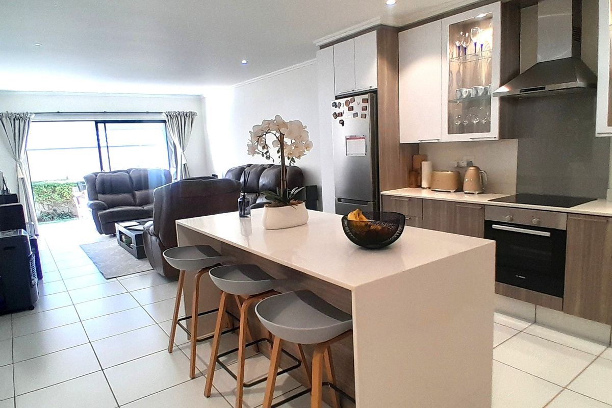 Apartment For Sale In Sandton - Photo 2