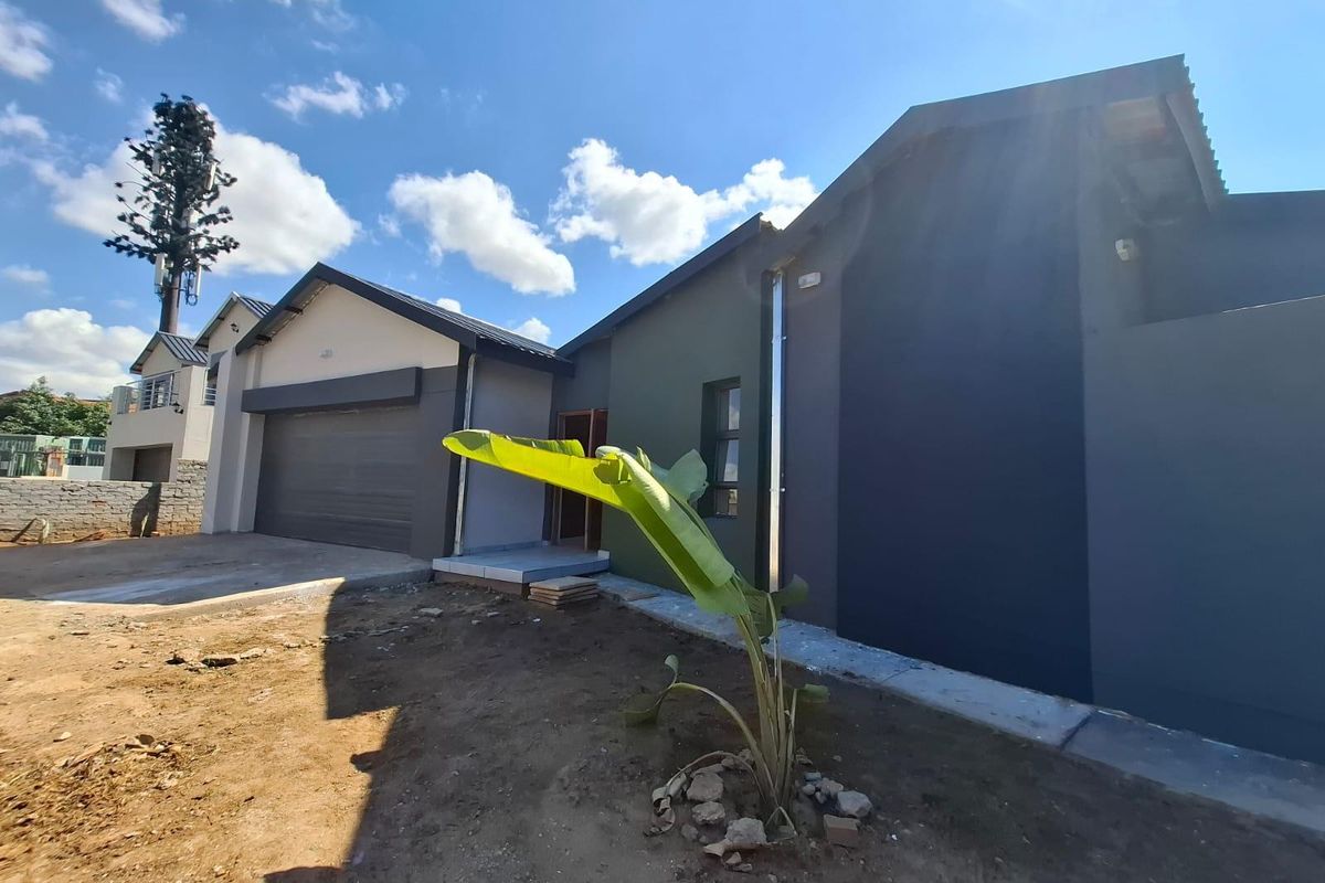 House For Sale In Polokwane - Photo 2