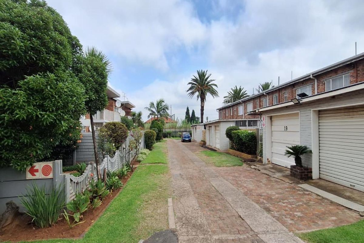 Townhouse For Sale In Benoni - Photo 3