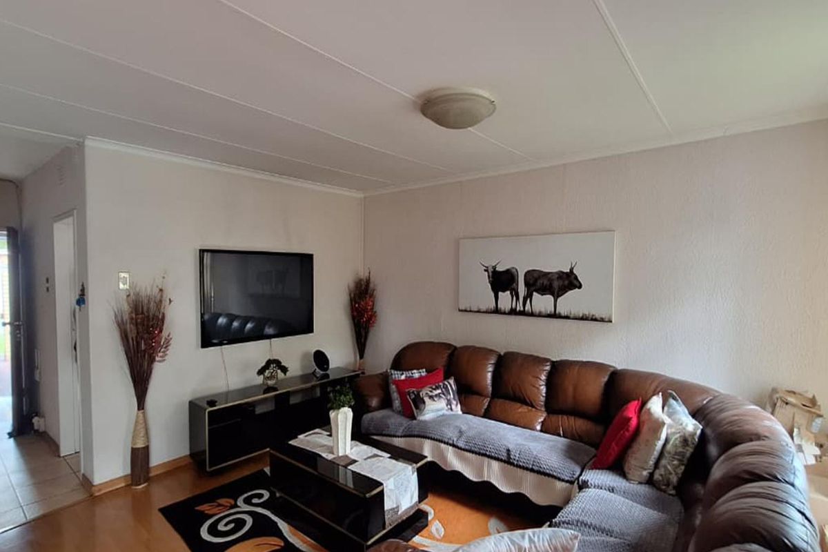 Townhouse For Sale In Benoni - Photo 5