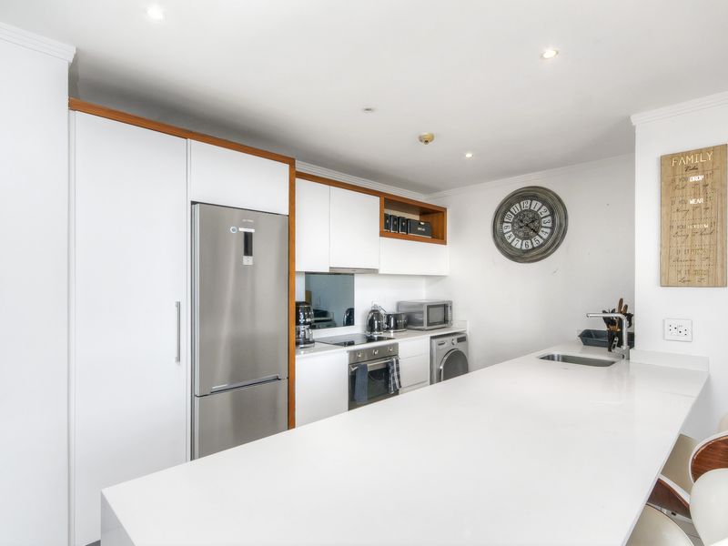 Apartment For Sale In Sandton - Photo 4