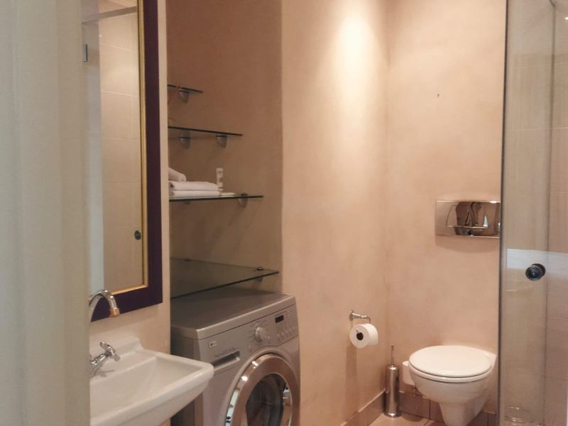 Apartment Rental Monthly In Sandton - Photo 9