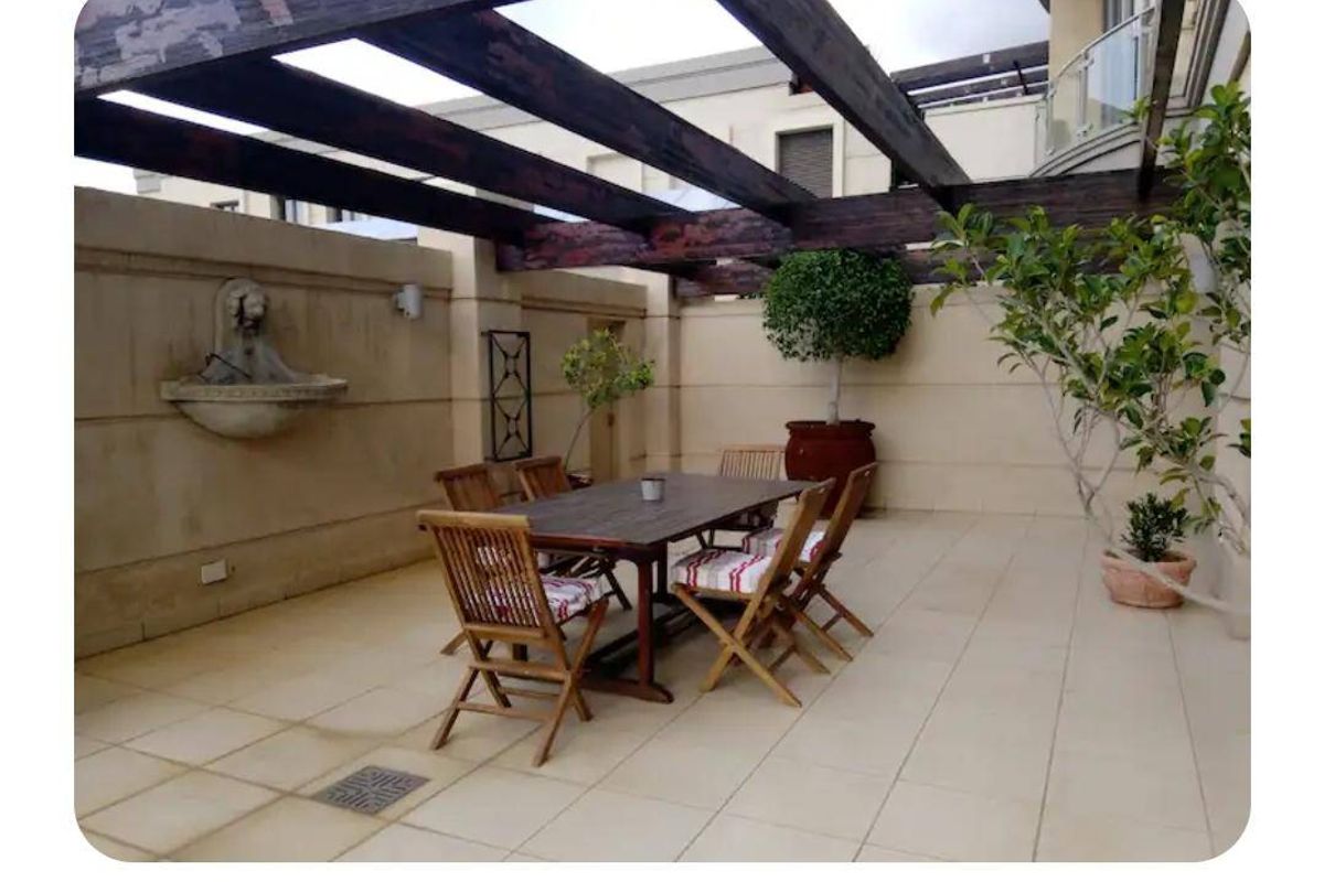 Apartment Rental Monthly In Sandton - Photo 2