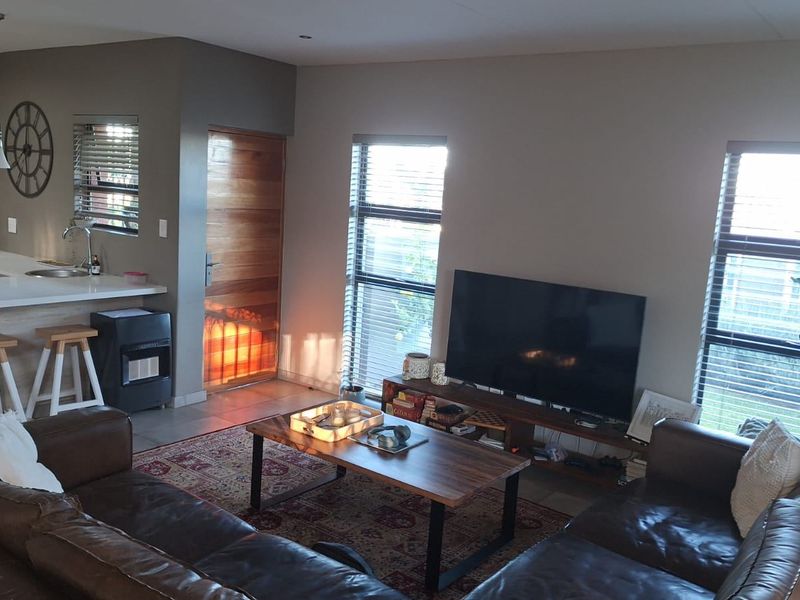 Townhouse For Sale In Bloemfontein - Photo 6