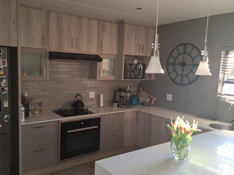Townhouse For Sale In Bloemfontein - Photo 5