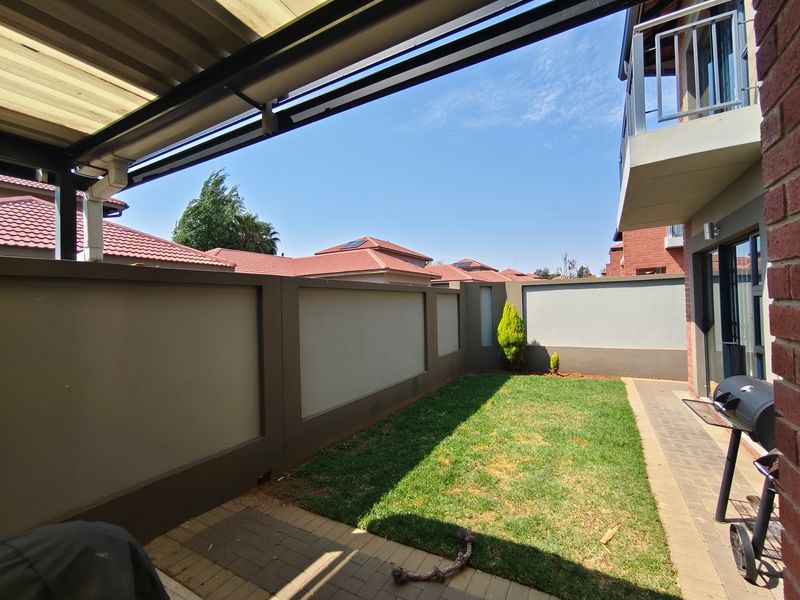 Townhouse For Sale In Bloemfontein - Photo 8