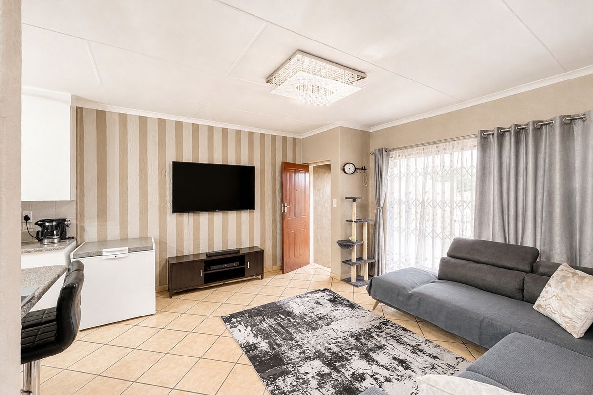 Apartment For Sale In Sandton - Photo 3