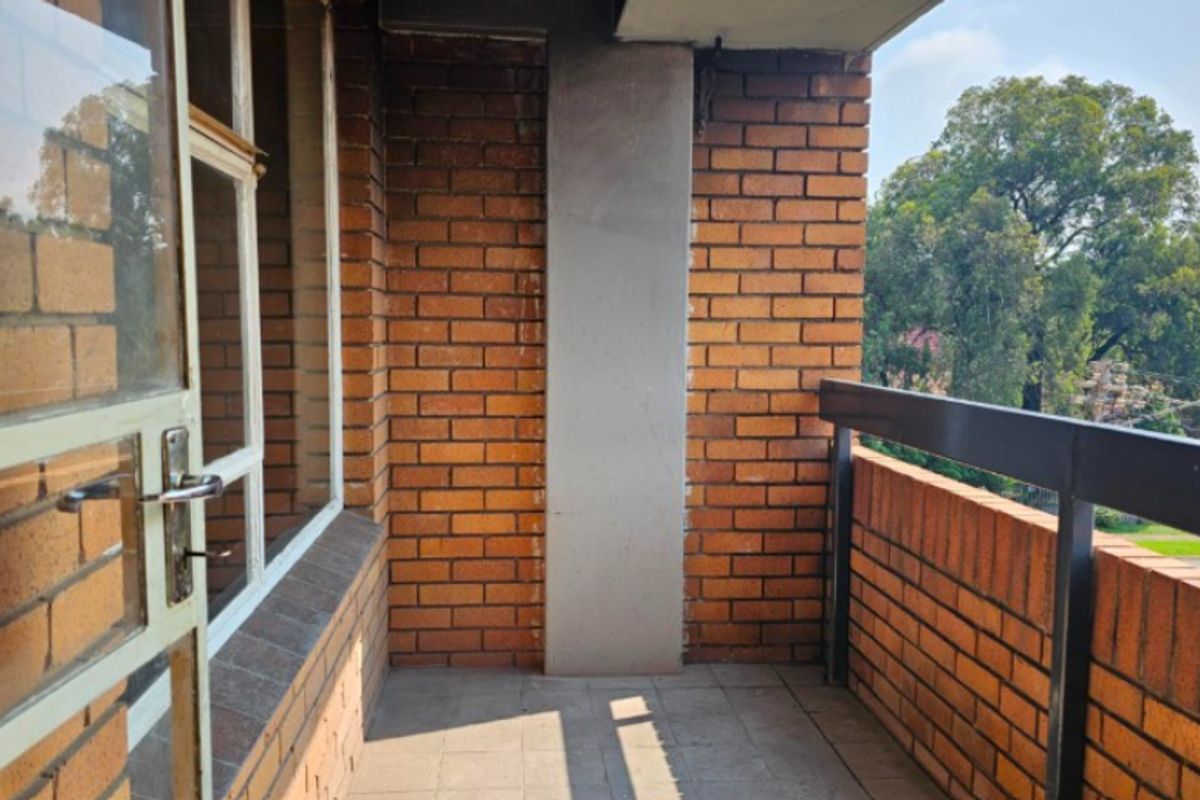 Apartment For Sale In Germiston - Photo 2