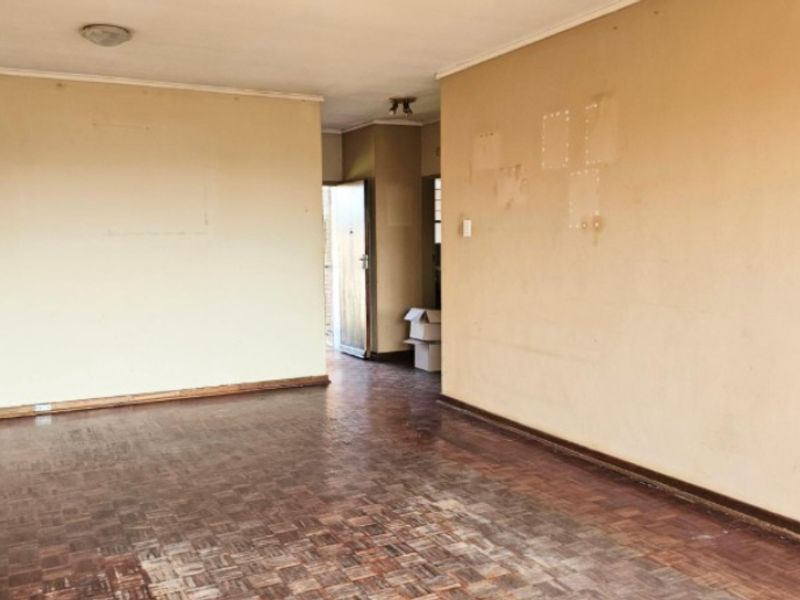 Apartment For Sale In Germiston - Photo 5