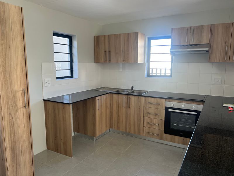 House For Sale In Blouberg - Photo 4