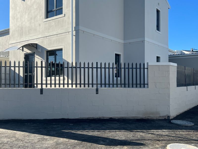 House For Sale In Blouberg - Photo 2