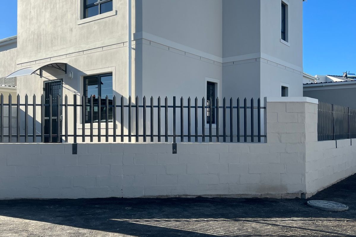 House For Sale In Blouberg - Photo 2