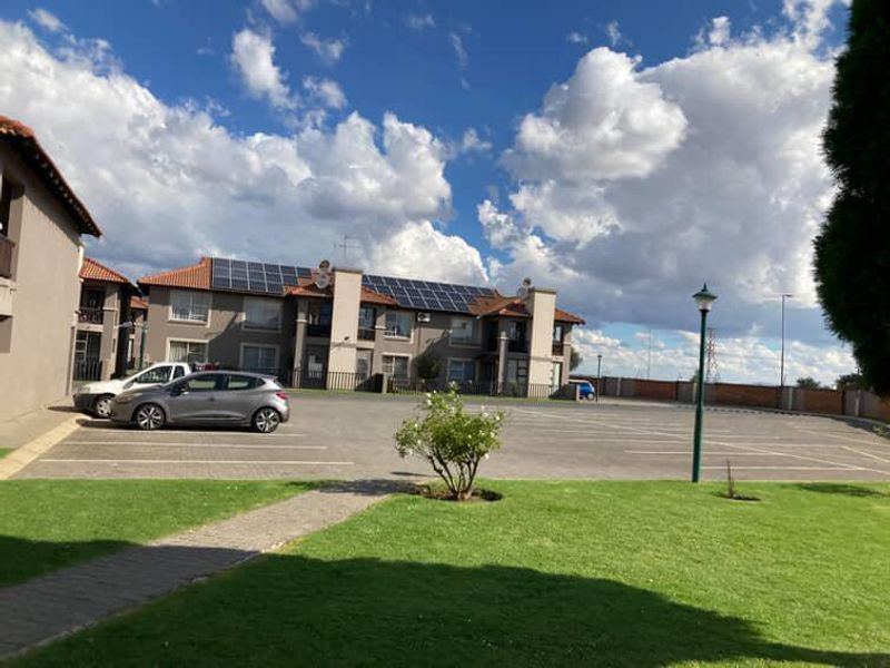 Apartment For Sale In Boksburg - Photo 2