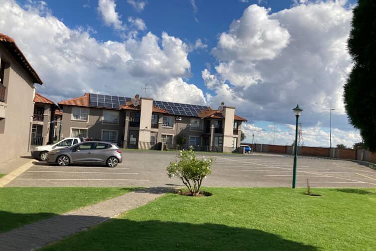 Apartment For Sale In Boksburg - Photo 2