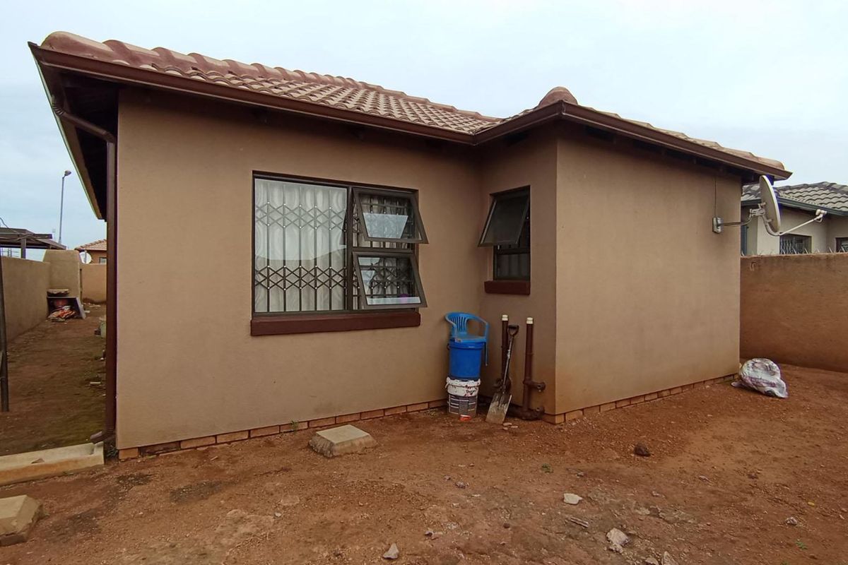 House For Sale In Soshanguve - Photo 5