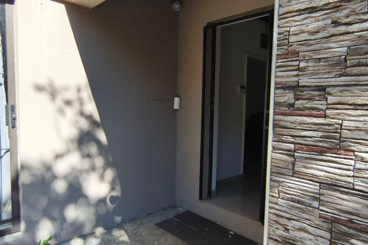 House For Sale In Port Edward - Photo 4