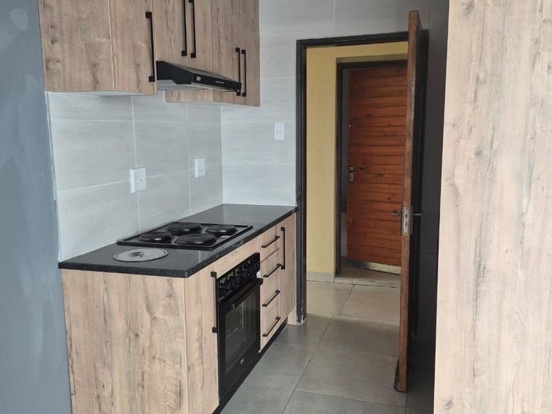 Apartment Rental Monthly In Soweto - Photo 3
