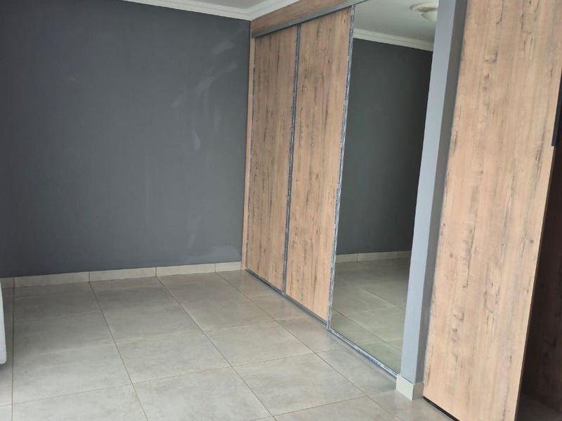 Apartment Rental Monthly In Soweto - Photo 5