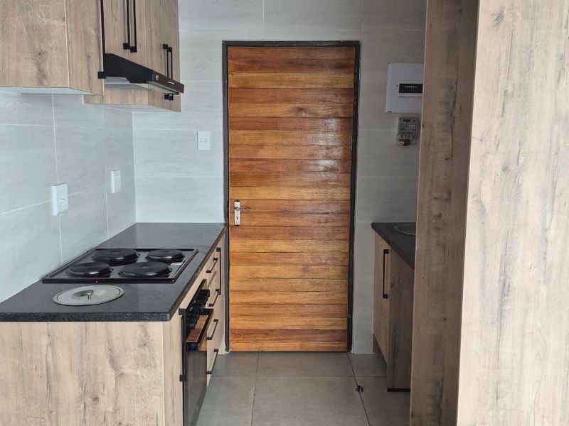 Apartment Rental Monthly In Soweto - Photo 4