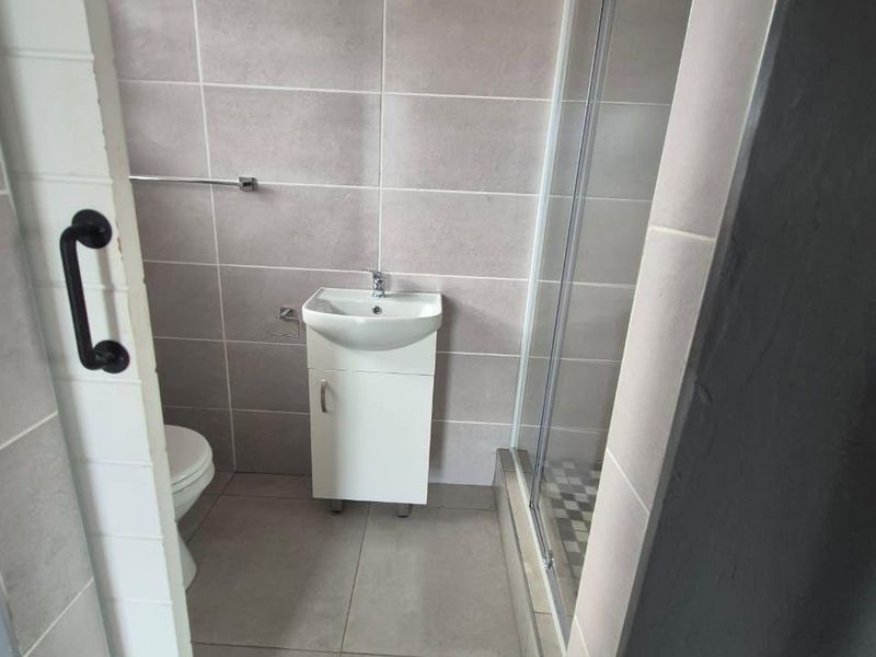 Apartment Rental Monthly In Soweto - Photo 10