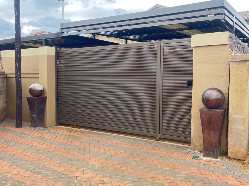 Apartment Rental Monthly In Soweto - Photo 1