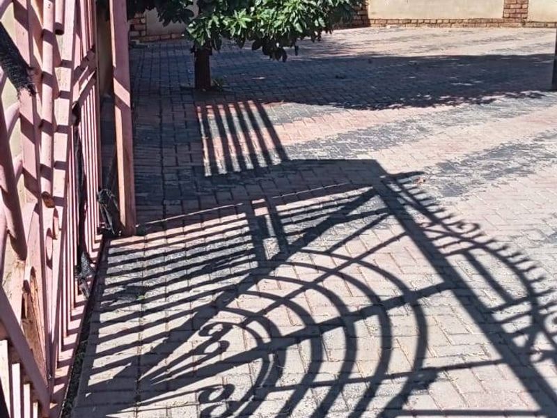House For Sale In Pretoria - Photo 4