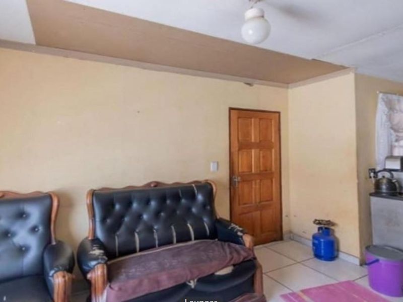 House For Sale In Benoni - Photo 4