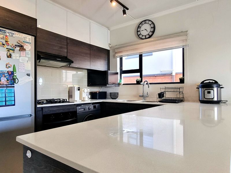 Apartment For Sale In Johannesburg - Photo 9