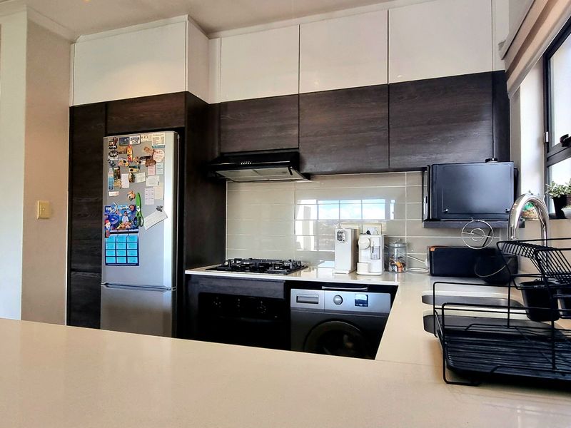 Apartment For Sale In Johannesburg - Photo 6