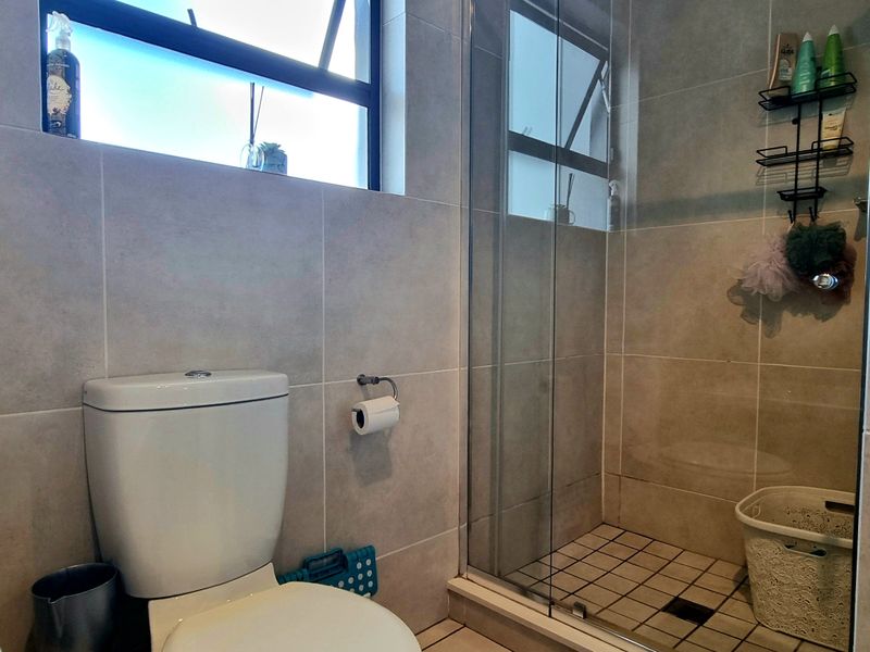Apartment For Sale In Johannesburg - Photo 10